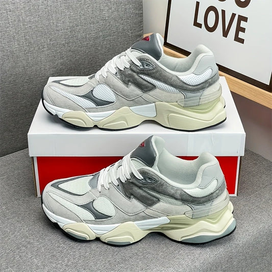 sportschoenen/ normale schoenen